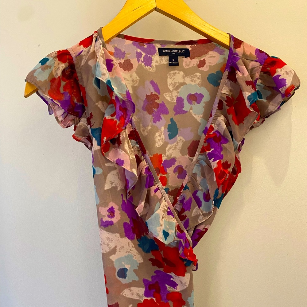 Patterned Wrap Ruffles Blouse - Picture 3 of 3
